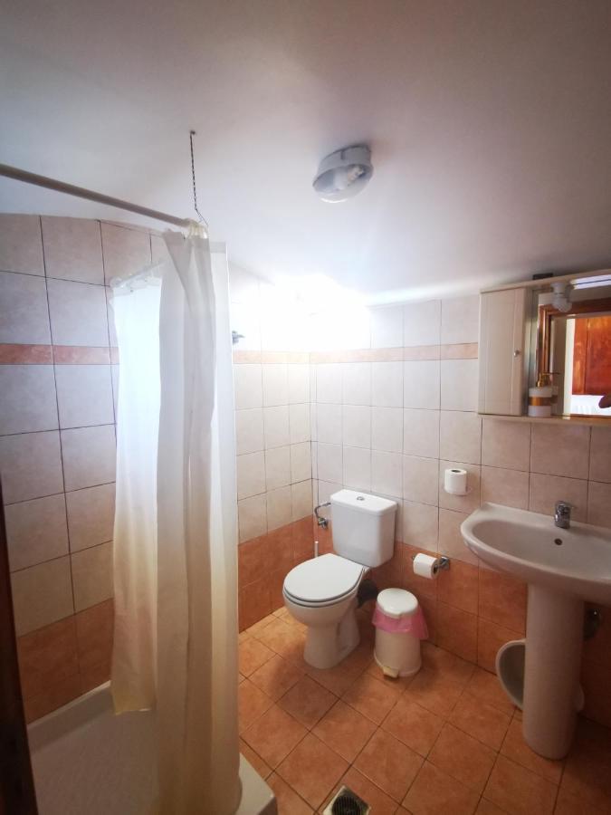 Kalypso Apartment Chalki Town Luaran gambar